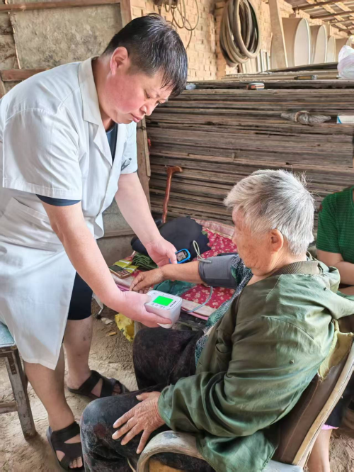 河南汤阴县：零彩礼破旧俗 树新风传佳话