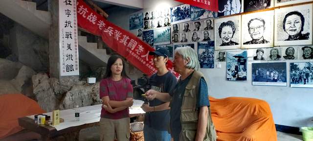 当画笔遇见军功章：一位艺术家与老兵的三十年不解之缘