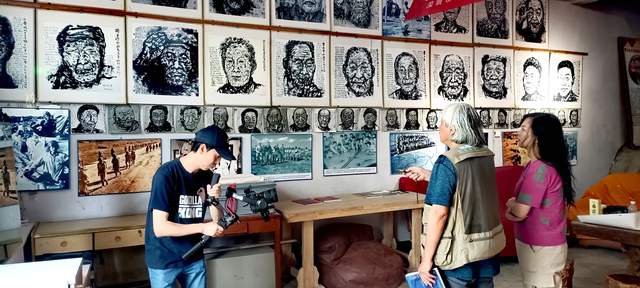 当画笔遇见军功章：一位艺术家与老兵的三十年不解之缘