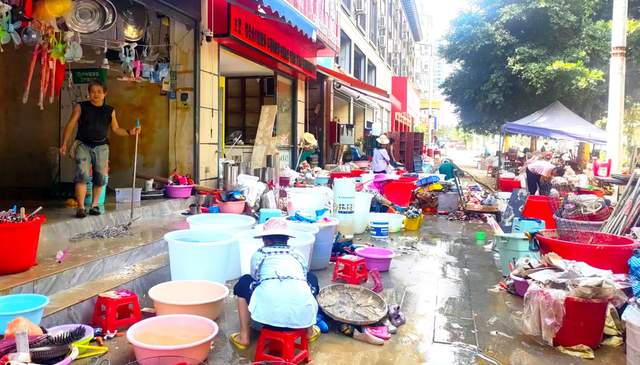 爱心直通车驶向榕江：贵阳人民用行动诠释大爱无疆