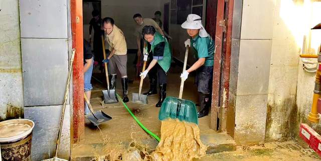 榕江洪灾大救援：团结之光穿透阴霾，照亮希望之路