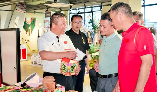 潜山市领导实地考察露营之家 推动文旅产业高质量发展