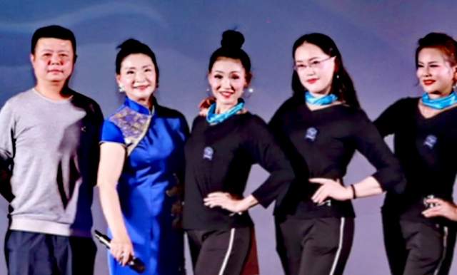 从音乐学院到世界舞台：李艳琴的音乐追梦记