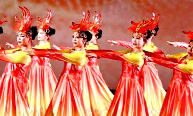 从音乐学院到世界舞台：李艳琴的音乐追梦记