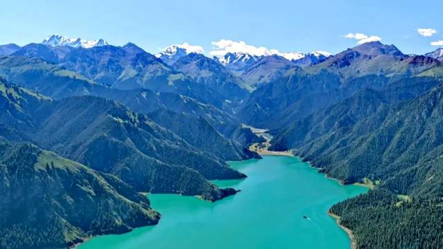 2025中国最大户外露营盛会 天山天池等你来探