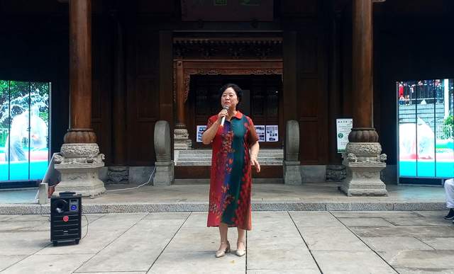 非遗传承新篇章:贵阳学生颖拓展惊艳艺术圈