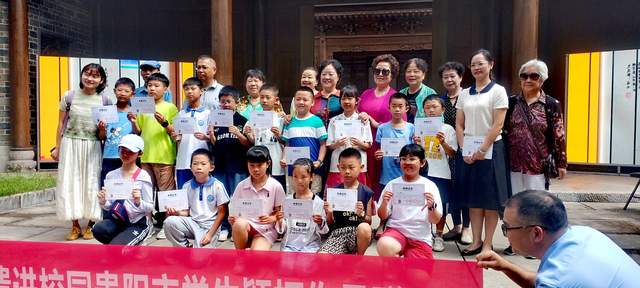 非遗传承新篇章:贵阳学生颖拓展惊艳艺术圈