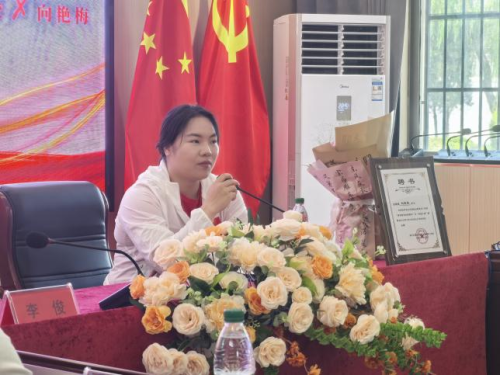 安徽淮北：奥运冠军向艳梅走进校园 点燃青春梦想