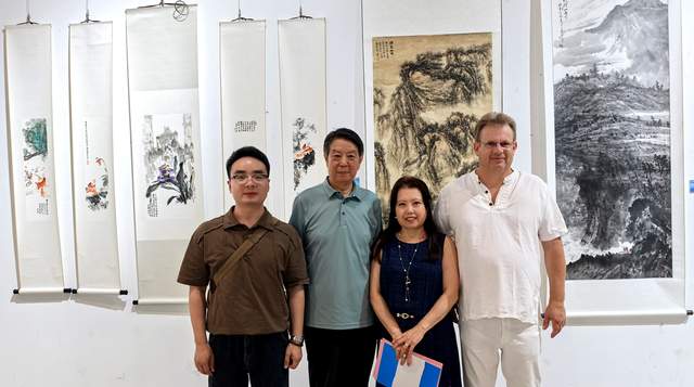 艺术无国界！中法名家画作联展今日在烟台美术馆开展