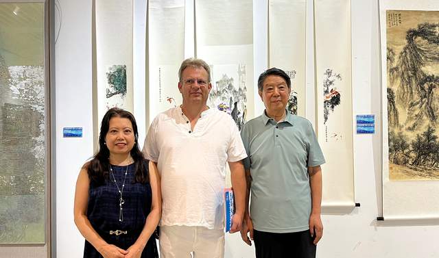 艺术无国界！中法名家画作联展今日在烟台美术馆开展