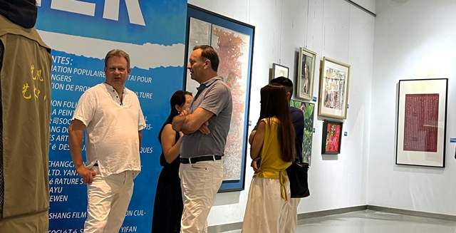 艺术无国界！中法名家画作联展今日在烟台美术馆开展