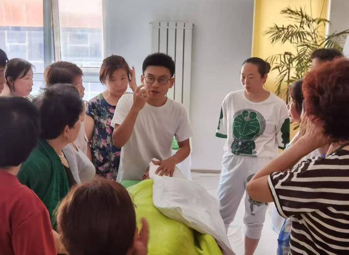 “手”护健康——振动拍打非遗传承人刘啸轩